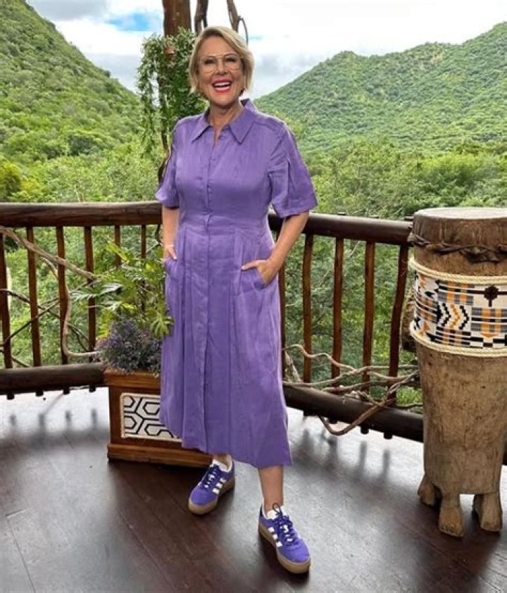 Unveiling Julia Morris's Height: Discoveries And Insights